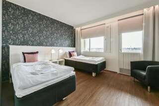 Отель Hotel Sea Front Таммисаари Улучшенный двухместный номер с 1 кроватью или 2 отдельными кроватями-1
