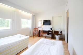 Отель Hotel Sea Front Таммисаари Двухместный номер с 1 кроватью или 2 отдельными кроватями-9
